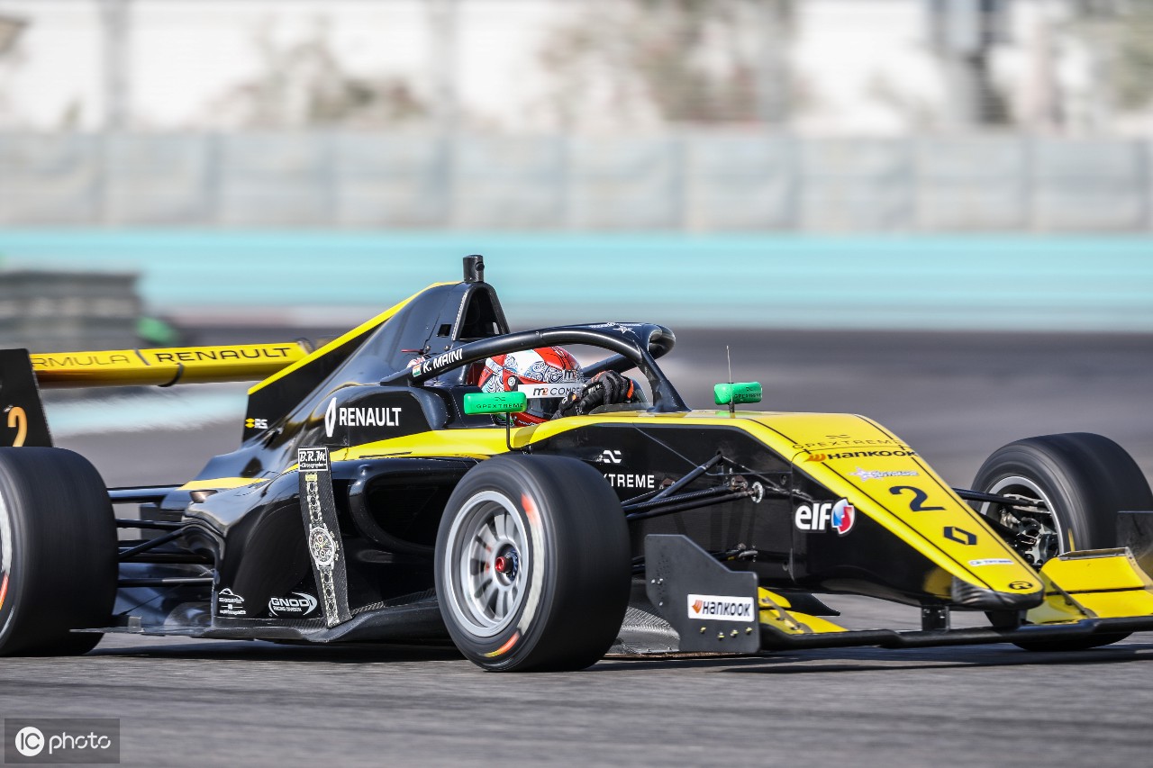 关于雷诺车队完胜阿斯顿马丁，汉密尔顿统治全场的信息