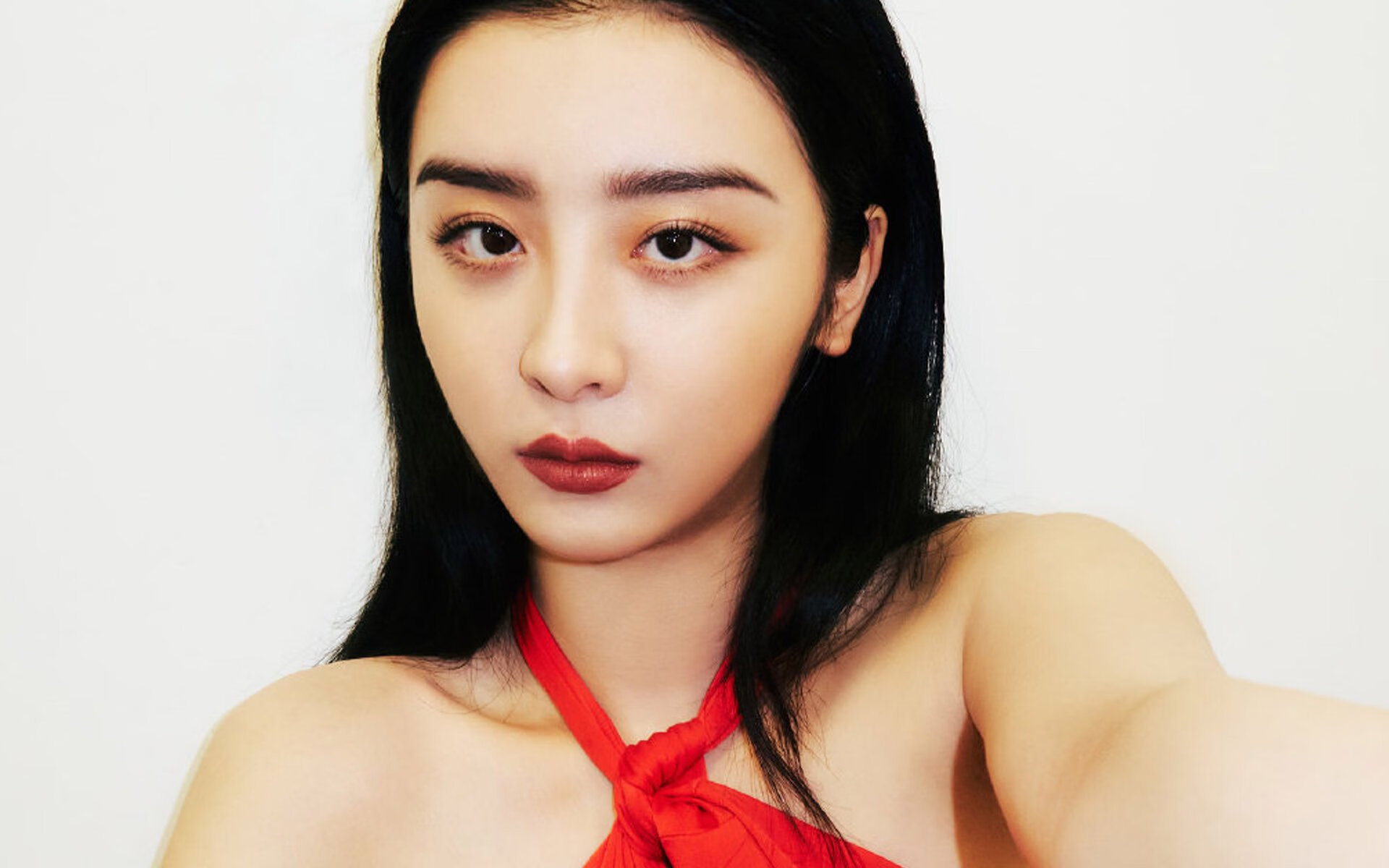 欧文赛后评分拉满,老鹰鏖战辽宁队上演跨洋经典对决