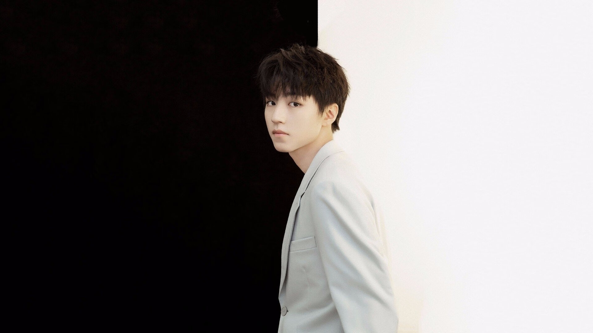 烈焰双翼，卡拉斯科爆燃左路，安赫尔火力全开压制贝蒂斯